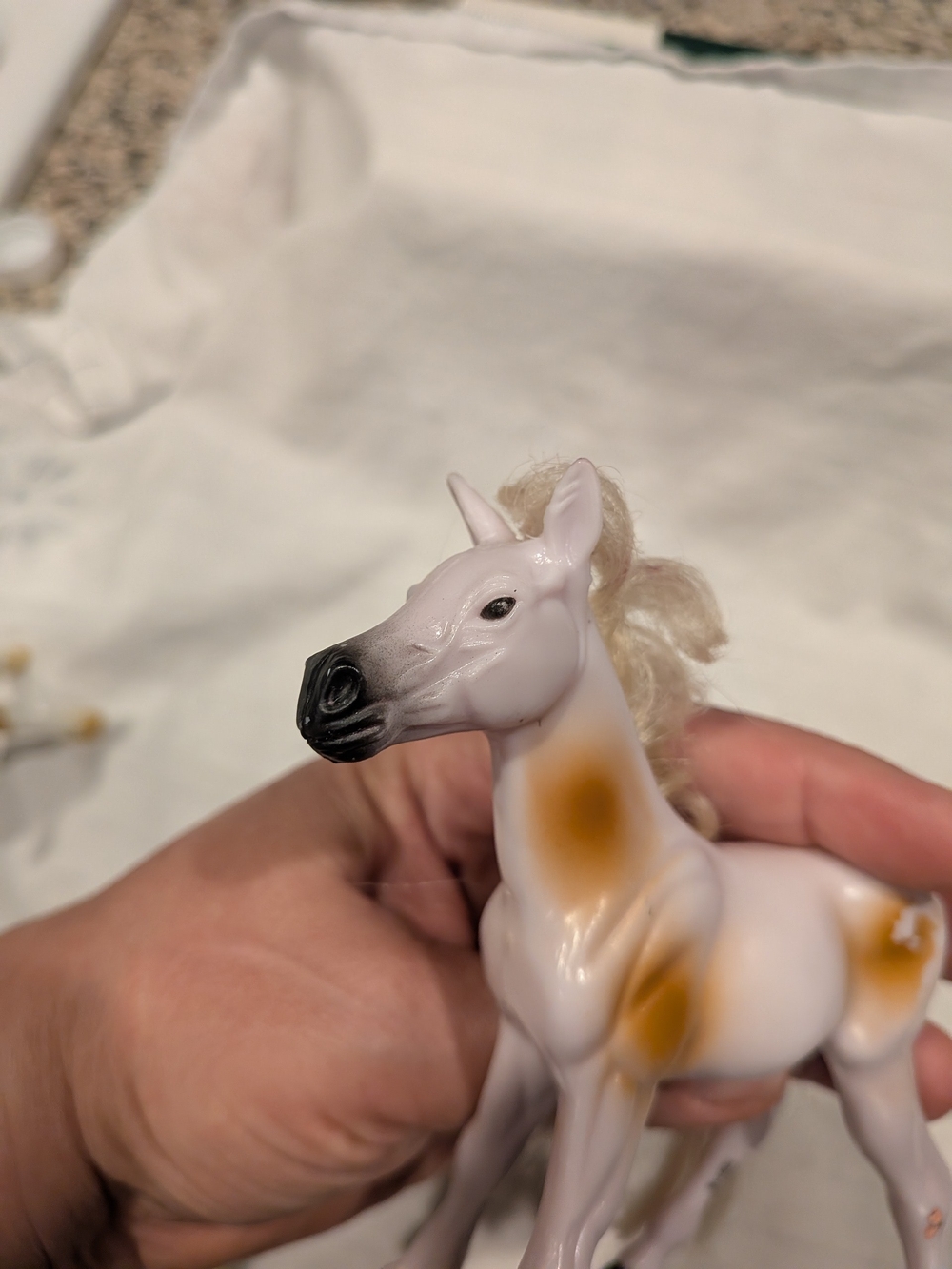 Kids Toy Horse Figurines White & Tan Set Plastic Animal Figures 2pc - Picture 10 of 10